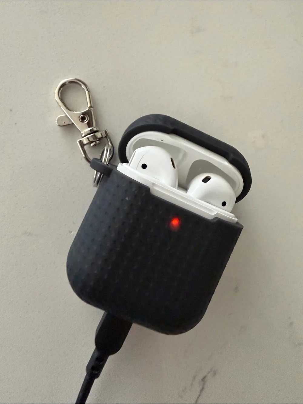 Apple AirPods with Wireless Charging Case